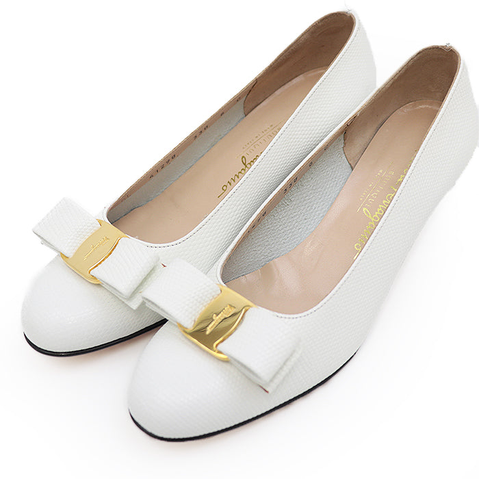 Salvatore Ferragamo pumps Calf leather white 41298 VARA